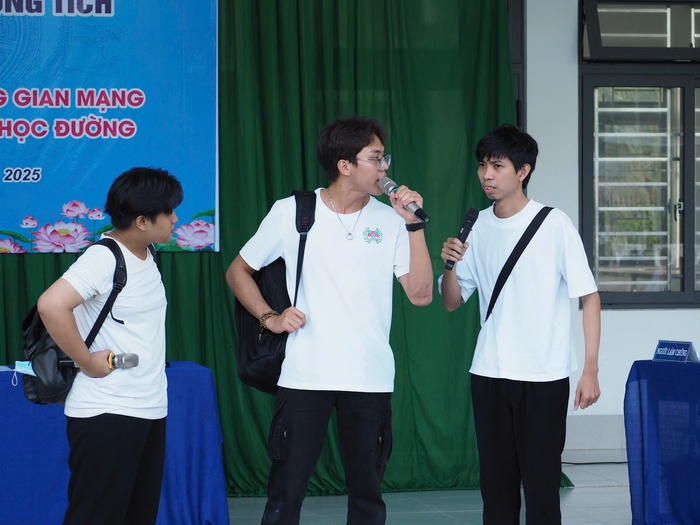 Học sinh hào hứng với Phiên tòa giả định tuyên truyền về Phòng chống bạo lực học đường- Ảnh 5. Học sinh hào hứng với Phiên tòa giả định tuyên truyền về Phòng chống bạo lực học đường- Ảnh 5.