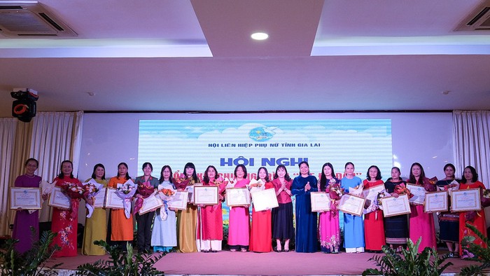 Hội LHPN Gia Lai: Chương trình "Mẹ đỡ đầu" huy động gần 10 tỷ đồng chăm sóc trẻ em mồ côi- Ảnh 3. Hội LHPN Gia Lai: Chương trình "Mẹ đỡ đầu" huy động gần 10 tỷ đồng chăm sóc trẻ em mồ côi- Ảnh 3.