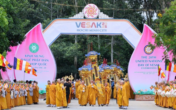 Xá - lợi Đức Phật đã được tôn trí, an vị tại chùa Thanh Tâm, TPHCM- Ảnh 6. Xá - lợi Đức Phật đã được tôn trí, an vị tại chùa Thanh Tâm, TPHCM- Ảnh 6.