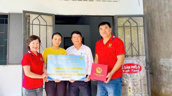 Lâm Đồng: Ban chỉ đạo "Xóa nhà tạm, nhà dột nát" trao nhà cho phụ nữ nghèo- Ảnh 1. Lâm Đồng: Ban chỉ đạo "Xóa nhà tạm, nhà dột nát" trao nhà cho phụ nữ nghèo- Ảnh 1.