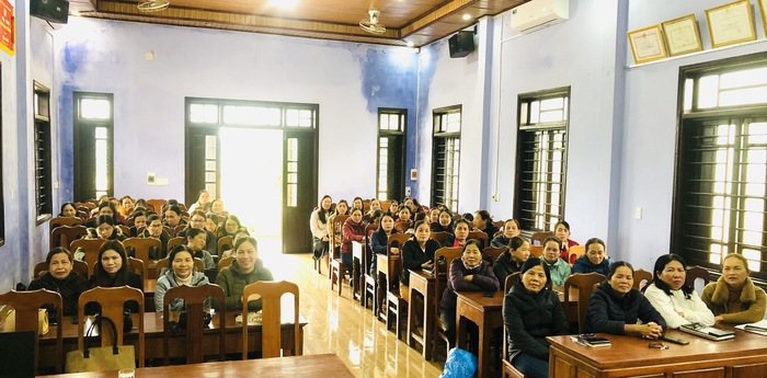 Hơn 300 lớp truyền thông - "tấm áo giáp" giúp phụ nữ bảo vệ mình trước những cuộc gọi lạ - Ảnh 1. Hơn 300 lớp truyền thông - "tấm áo giáp" giúp phụ nữ bảo vệ mình trước những cuộc gọi lạ - Ảnh 1.
