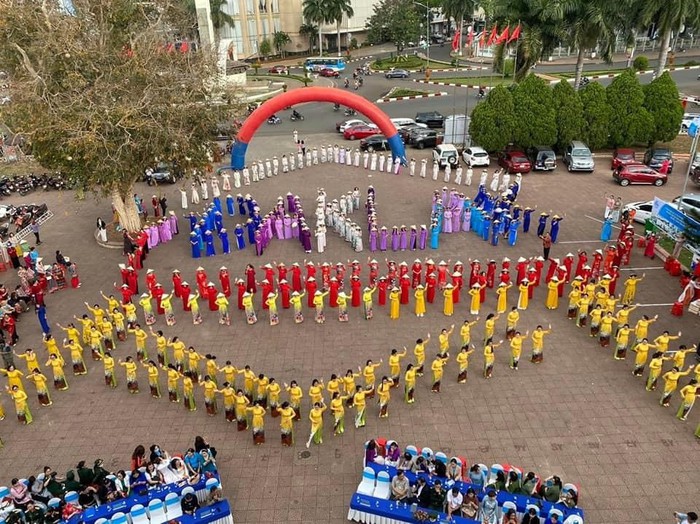 Đắk Lắk: Phụ nữ các dân tộc tích cực tham gia xây dựng Đảng, hệ thống chính trị- Ảnh 3. Đắk Lắk: Phụ nữ các dân tộc tích cực tham gia xây dựng Đảng, hệ thống chính trị- Ảnh 3.