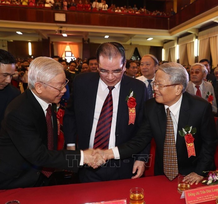 Đồng chí Trần Đức Lương - Nhà lãnh đạo có nhiều đóng góp quan trọng cho sự nghiệp đổi mới, phát triển đất nước và bảo vệ Tổ quốc- Ảnh 10. Đồng chí Trần Đức Lương - Nhà lãnh đạo có nhiều đóng góp quan trọng cho sự nghiệp đổi mới, phát triển đất nước và bảo vệ Tổ quốc- Ảnh 10.