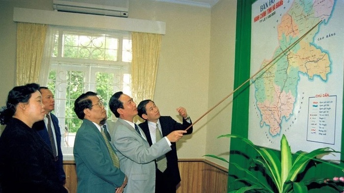 Đồng chí Trần Đức Lương - Nhà lãnh đạo có nhiều đóng góp quan trọng cho sự nghiệp đổi mới, phát triển đất nước và bảo vệ Tổ quốc- Ảnh 2. Đồng chí Trần Đức Lương - Nhà lãnh đạo có nhiều đóng góp quan trọng cho sự nghiệp đổi mới, phát triển đất nước và bảo vệ Tổ quốc- Ảnh 2.