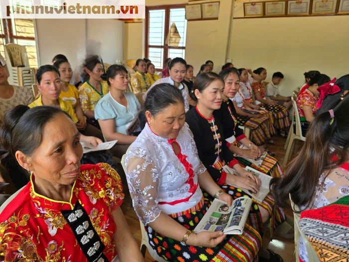 Nâng cao năng lực cho những người đồng hành cùng phụ nữ dân tộc thiểu số thay đổi “nếp nghĩ, cách làm”- Ảnh 2. Nâng cao năng lực cho những người đồng hành cùng phụ nữ dân tộc thiểu số thay đổi “nếp nghĩ, cách làm”- Ảnh 2.