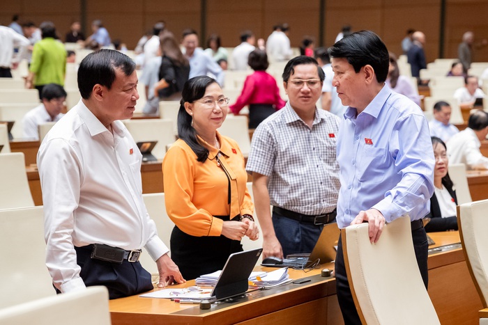 Đại biểu Quốc hội: Khoan nhượng với tội sản xuất, buôn bán thuốc giả là tiếp tay cho giết người hàng loạt- Ảnh 1. Đại biểu Quốc hội: Khoan nhượng với tội sản xuất, buôn bán thuốc giả là tiếp tay cho giết người hàng loạt- Ảnh 1.