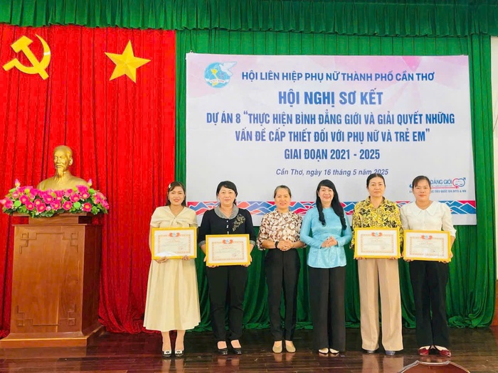 Cần Thơ vận động phụ nữ các dân tộc tham gia hoạt động xã hội- Ảnh 1. Cần Thơ vận động phụ nữ các dân tộc tham gia hoạt động xã hội- Ảnh 1.