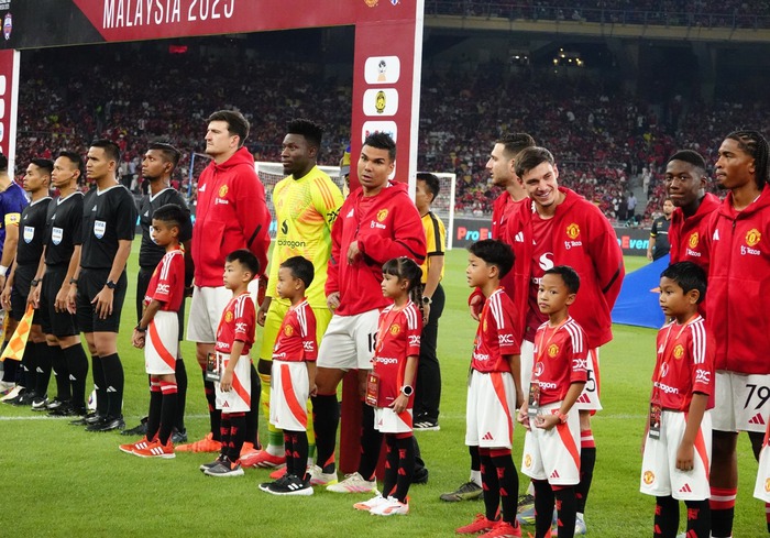 Manchester United thất bại trước đội bóng Các ngôi sao Đông Nam Á- Ảnh 2. Manchester United thất bại trước đội bóng Các ngôi sao Đông Nam Á- Ảnh 2.