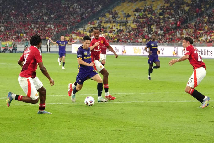 Manchester United thất bại trước đội bóng Các ngôi sao Đông Nam Á- Ảnh 3. Manchester United thất bại trước đội bóng Các ngôi sao Đông Nam Á- Ảnh 3.