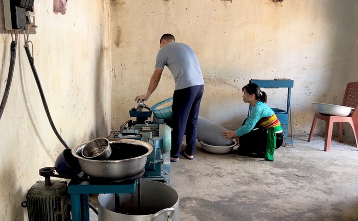Cô gái Mường đưa bánh gai thành thứ quà hút khách tại Suối Cá Thần- Ảnh 2. Cô gái Mường đưa bánh gai thành thứ quà hút khách tại Suối Cá Thần- Ảnh 2.