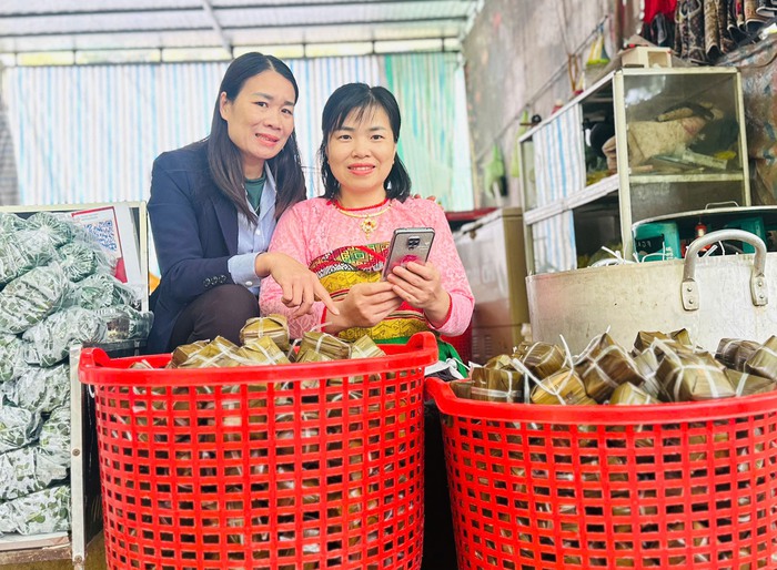 Cô gái Mường đưa bánh gai thành thứ quà hút khách tại Suối Cá Thần- Ảnh 3. Cô gái Mường đưa bánh gai thành thứ quà hút khách tại Suối Cá Thần- Ảnh 3.