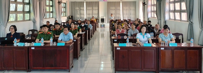 Truyền thông, tư vấn pháp luật cho phụ nữ xã biên giới Hưng Phước- Ảnh 2.