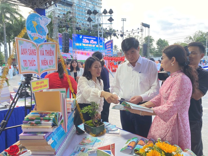 Bình Định: Phụ nữ chủ động, sáng tạo vươn lên trong kỷ nguyên mới- Ảnh 1. Bình Định: Phụ nữ chủ động, sáng tạo vươn lên trong kỷ nguyên mới- Ảnh 1.