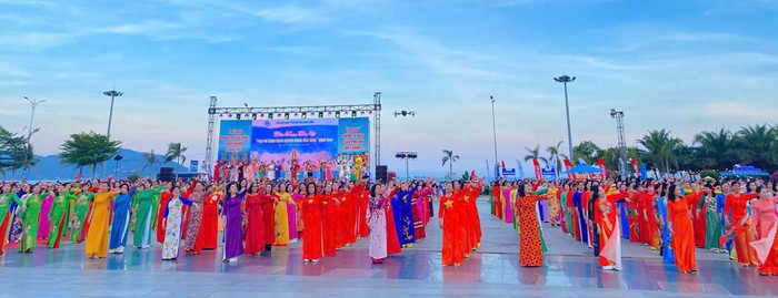 Bình Định: Phụ nữ chủ động, sáng tạo vươn lên trong kỷ nguyên mới- Ảnh 2. Bình Định: Phụ nữ chủ động, sáng tạo vươn lên trong kỷ nguyên mới- Ảnh 2.
