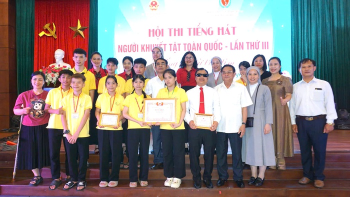 "Tiếng hát từ trái tim" của những người khuyết tật- Ảnh 1. "Tiếng hát từ trái tim" của những người khuyết tật- Ảnh 1.