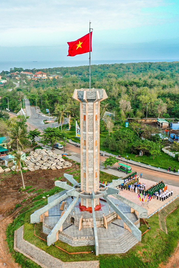 Đất nước độc lập - Tổ quốc thống nhất - Nhân dân hạnh phúc- Ảnh 1. Đất nước độc lập - Tổ quốc thống nhất - Nhân dân hạnh phúc- Ảnh 1.