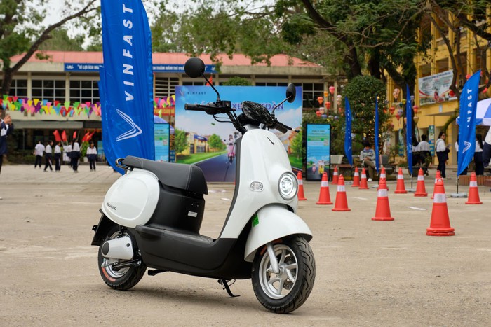 VinFast Motio mùa cao điểm chỉ từ 14,99 triệu đồng, miễn phí sạc: Giá nhẹ ký, chất lượng “nặng ký”- Ảnh 1. VinFast Motio mùa cao điểm chỉ từ 14,99 triệu đồng, miễn phí sạc: Giá nhẹ ký, chất lượng “nặng ký”- Ảnh 1.