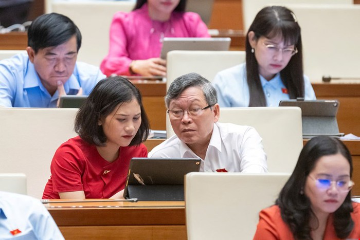 Dự thảo Luật Việc làm (sửa đổi): Ưu tiên người dân tộc thiểu số tham gia chương trình sử dụng vốn đầu tư công- Ảnh 1. Dự thảo Luật Việc làm (sửa đổi): Ưu tiên người dân tộc thiểu số tham gia chương trình sử dụng vốn đầu tư công- Ảnh 1.