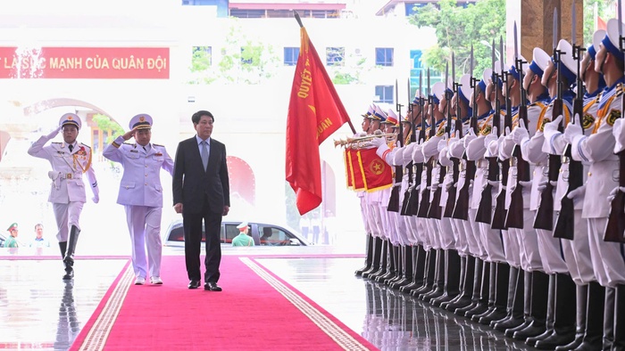 Hải quân Nhân dân Việt Nam đón nhận Huân chương Hồ Chí Minh- Ảnh 1. Hải quân Nhân dân Việt Nam đón nhận Huân chương Hồ Chí Minh- Ảnh 1.
