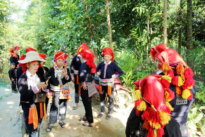 Giảm nghèo thông tin quyết định sự thành bại trong hoạt động lao động sản xuất - Ảnh 1. Giảm nghèo thông tin quyết định sự thành bại trong hoạt động lao động sản xuất - Ảnh 1.