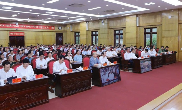 Thanh Hóa: Phong trào "Bình dân học vụ số" sẽ triển khai đến từng thôn, bản- Ảnh 1. Thanh Hóa: Phong trào "Bình dân học vụ số" sẽ triển khai đến từng thôn, bản- Ảnh 1.