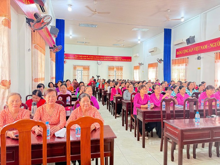 Tập huấn ứng dụng chuyển đổi số và trưng bày sản phẩm khởi nghiệp của hội viên, phụ nữ- Ảnh 1. Tập huấn ứng dụng chuyển đổi số và trưng bày sản phẩm khởi nghiệp của hội viên, phụ nữ- Ảnh 1.