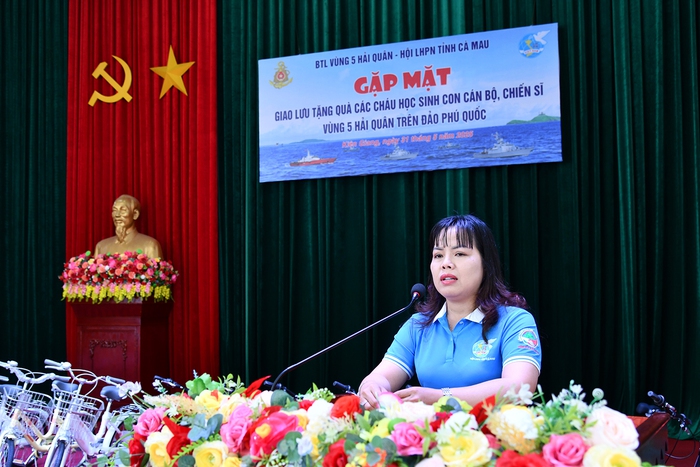 Cà Mau: Hội Liên hiệp phụ nữ tỉnh mang yêu thương đến đảo xa- Ảnh 1. Cà Mau: Hội Liên hiệp phụ nữ tỉnh mang yêu thương đến đảo xa- Ảnh 1.