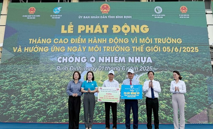 Bình Định phát động Tháng cao điểm hành động vì môi trường năm 2025- Ảnh 2. Bình Định phát động Tháng cao điểm hành động vì môi trường năm 2025- Ảnh 2.