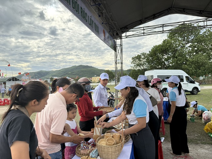Bình Định phát động Tháng cao điểm hành động vì môi trường năm 2025- Ảnh 1. Bình Định phát động Tháng cao điểm hành động vì môi trường năm 2025- Ảnh 1.