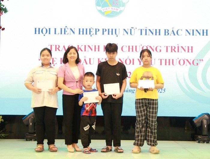 Hội LHPN các tỉnh Đồng bằng sông Hồng: Đổi mới, sáng tạo, hoàn thành chỉ tiêu 6 tháng đầu năm- Ảnh 3. Hội LHPN các tỉnh Đồng bằng sông Hồng: Đổi mới, sáng tạo, hoàn thành chỉ tiêu 6 tháng đầu năm- Ảnh 3.