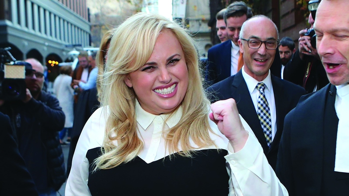 Diễn viên hài người Úc Rebel Wilson thể hiện niềm vui khi rời tòa án ở Melbourne, Úc Diễn viên hài người Úc Rebel Wilson thể hiện niềm vui khi rời tòa án ở Melbourne, Úc