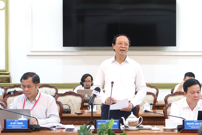 TPHCM phòng ngừa các tình huống dùng công nghệ cao gian lận thi tốt nghiệp THPT- Ảnh 2. TPHCM phòng ngừa các tình huống dùng công nghệ cao gian lận thi tốt nghiệp THPT- Ảnh 2.