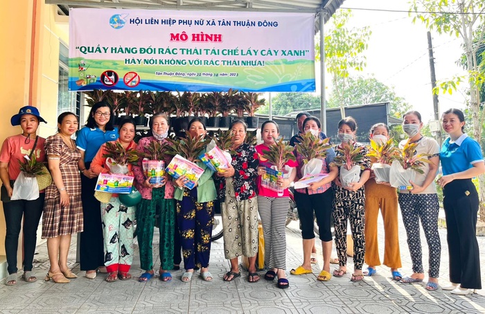 Hội LHPN tiên phong lan tỏa lối sống xanh: Từ cam kết chính trị đến hành động thiết thực- Ảnh 1. Hội LHPN tiên phong lan tỏa lối sống xanh: Từ cam kết chính trị đến hành động thiết thực- Ảnh 1.
