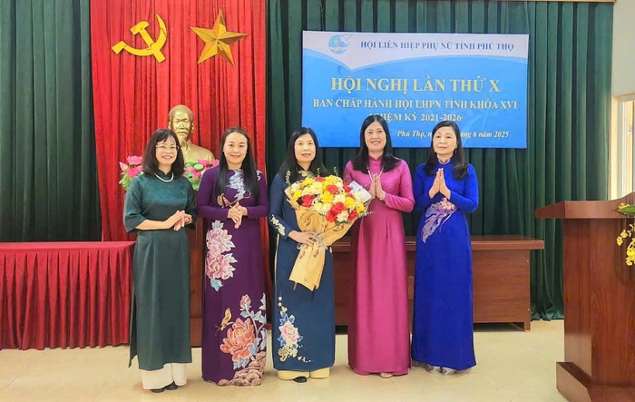 Phú Thọ: 1.447 trẻ mồ côi được cán bộ, hội viên phụ nữ nhận đỡ đầu- Ảnh 2. Phú Thọ: 1.447 trẻ mồ côi được cán bộ, hội viên phụ nữ nhận đỡ đầu- Ảnh 2.