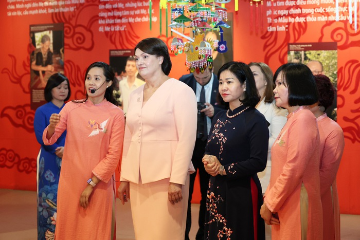 Chủ tịch Hội LHPN Việt Nam Nguyễn Thị Tuyến tiếp Phu nhân Tổng thống Litva thăm Bảo tàng Phụ nữ Việt Nam- Ảnh 2. Chủ tịch Hội LHPN Việt Nam Nguyễn Thị Tuyến tiếp Phu nhân Tổng thống Litva thăm Bảo tàng Phụ nữ Việt Nam- Ảnh 2.