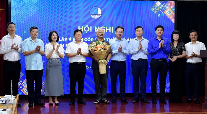 Thanh niên có vai trò quan trọng trong giữ gìn, phục dựng và phát huy văn hoá dân tộc- Ảnh 2. Thanh niên có vai trò quan trọng trong giữ gìn, phục dựng và phát huy văn hoá dân tộc- Ảnh 2.