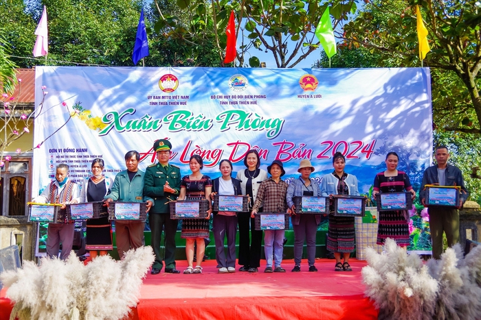 Đồng hành cùng phụ nữ biên cương: Một mô hình, nhiều chuyển hóa nhìn từ xã biên giới- Ảnh 1. Đồng hành cùng phụ nữ biên cương: Một mô hình, nhiều chuyển hóa nhìn từ xã biên giới- Ảnh 1.
