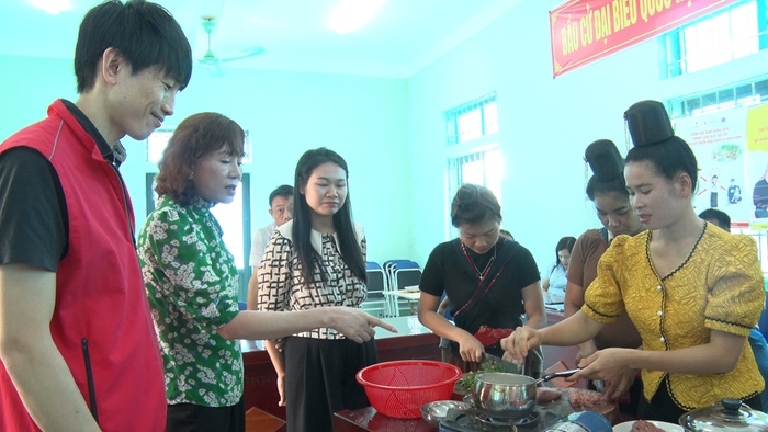 Sơn La: Nỗ lực cải thiện dinh dưỡng cho đồng bào dân tộc thiểu số - Ảnh 2. Sơn La: Nỗ lực cải thiện dinh dưỡng cho đồng bào dân tộc thiểu số - Ảnh 2.