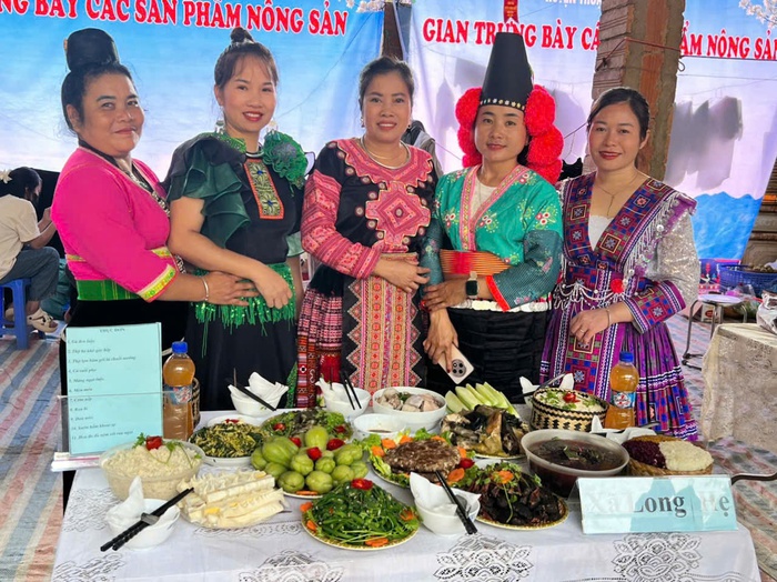 Thuận Châu, Sơn La: Hướng tới mục tiêu chuyển đổi số toàn diện- Ảnh 2. Thuận Châu, Sơn La: Hướng tới mục tiêu chuyển đổi số toàn diện- Ảnh 2.