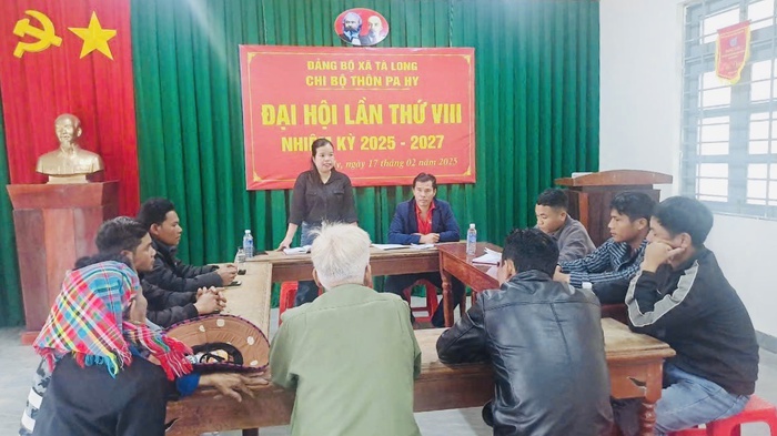Phụ nữ Tà Long góp sức xóa nhà tạm, giúp người dân dựng xây cuộc sống mới- Ảnh 2. Phụ nữ Tà Long góp sức xóa nhà tạm, giúp người dân dựng xây cuộc sống mới- Ảnh 2.