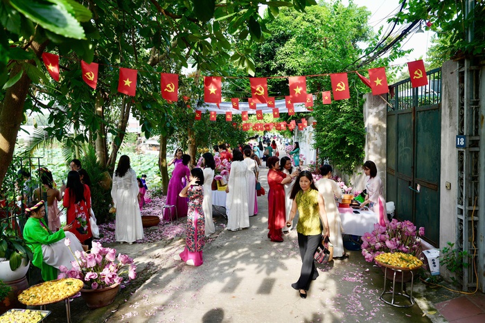 Trải nghiệm ướp trà sen theo công thức của nghệ nhân- Ảnh 13. Trải nghiệm ướp trà sen theo công thức của nghệ nhân- Ảnh 13.
