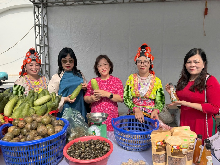 Giao lưu kết nối sinh kế: Động lực thúc đẩy phát triển kinh tế cho phụ nữ dân tộc thiểu số tại Điện Biên- Ảnh 2. Giao lưu kết nối sinh kế: Động lực thúc đẩy phát triển kinh tế cho phụ nữ dân tộc thiểu số tại Điện Biên- Ảnh 2.