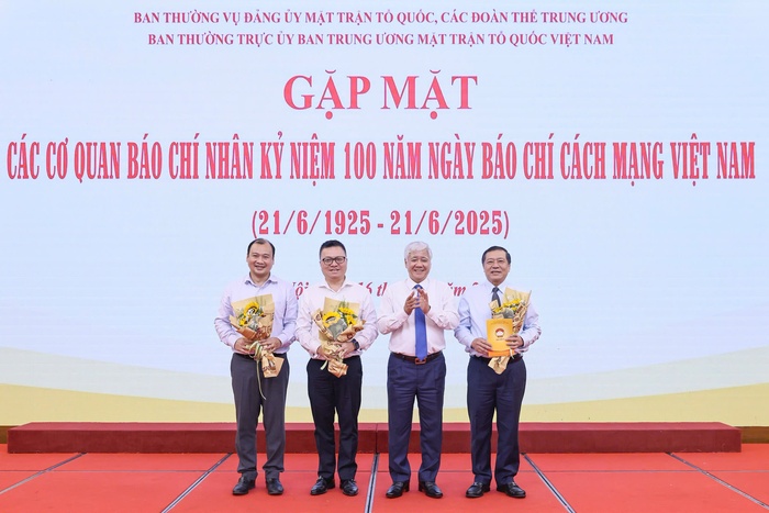 Mỗi cơ quan báo chí cùng góp phần để tiếng nói của Mặt trận và Nhân dân đến gần hơn với công chúng- Ảnh 2. Mỗi cơ quan báo chí cùng góp phần để tiếng nói của Mặt trận và Nhân dân đến gần hơn với công chúng- Ảnh 2.