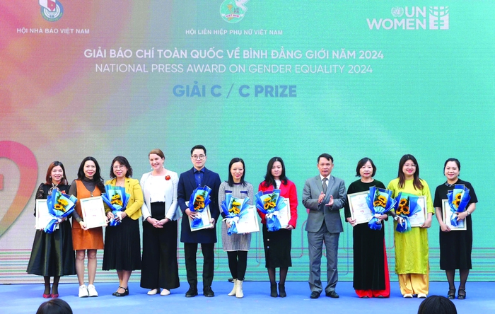 Các tác giả, nhóm tác giả đoạt giải tại Lễ trao giải Báo chí toàn quốc về bình đẳng giới năm 2024 Các tác giả, nhóm tác giả đoạt giải tại Lễ trao giải Báo chí toàn quốc về bình đẳng giới năm 2024