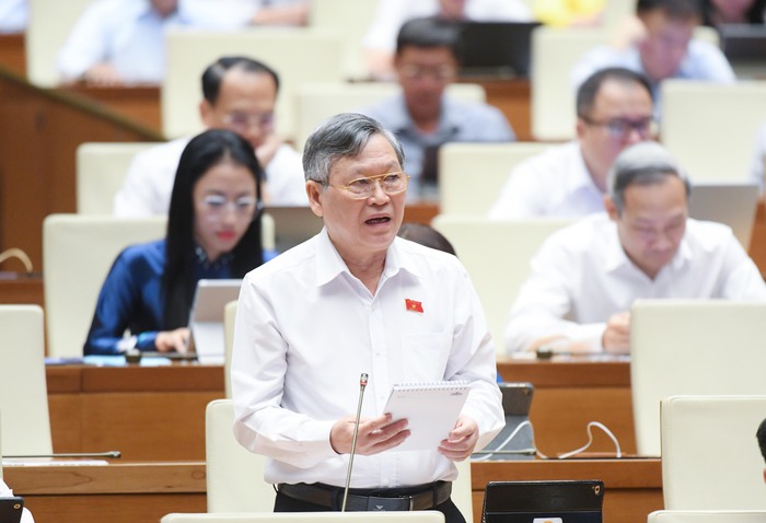 "Quản lý từ của khẩu đến khu dân cư nhưng thuốc giả, thực phẩm giả vẫn vào bệnh viện, trường học"- Ảnh 3. "Quản lý từ của khẩu đến khu dân cư nhưng thuốc giả, thực phẩm giả vẫn vào bệnh viện, trường học"- Ảnh 3.