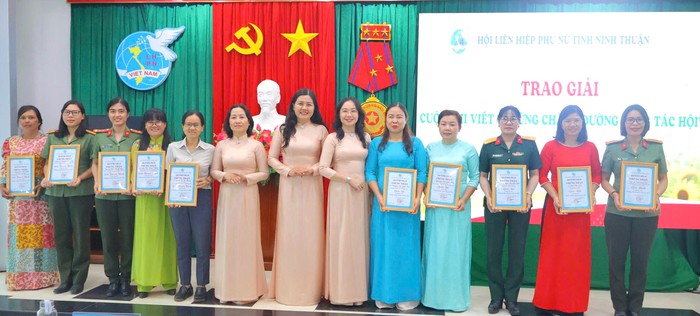 Ninh Thuận: Biểu dương 10 tập thể, 17 cá nhân tiêu biểu trong phong trào thi đua yêu nước- Ảnh 2. Ninh Thuận: Biểu dương 10 tập thể, 17 cá nhân tiêu biểu trong phong trào thi đua yêu nước- Ảnh 2.