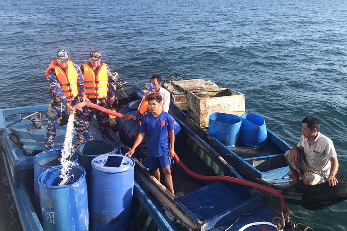 Nhiều hoạt động thiết thực giúp ngư dân vùng biển, đảo Tây Nam giảm "nghèo" thông tin - Ảnh 1. Nhiều hoạt động thiết thực giúp ngư dân vùng biển, đảo Tây Nam giảm "nghèo" thông tin - Ảnh 1.