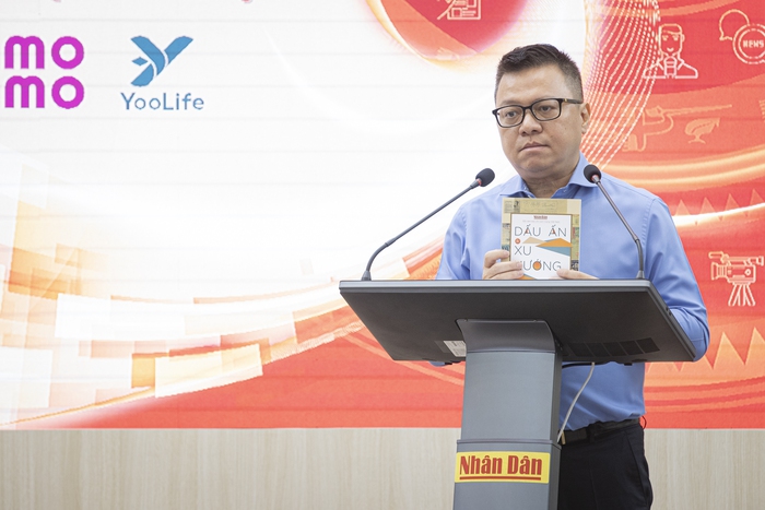 Tổng Biên tập báo Nhân Dân Lê Quốc Minh phát biểu Tổng Biên tập báo Nhân Dân Lê Quốc Minh phát biểu