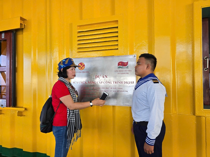 Trường Sa trong trái tim những nhà báo nữ - Ảnh 1. Trường Sa trong trái tim những nhà báo nữ - Ảnh 1.