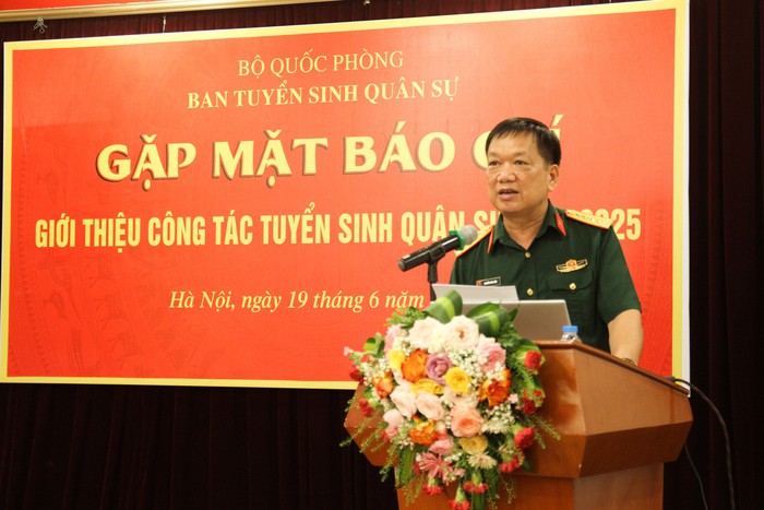 Tuyển sinh quân sự năm 2025: Nhiều điểm mới hấp dẫn thí sinh - Ảnh 2. Tuyển sinh quân sự năm 2025: Nhiều điểm mới hấp dẫn thí sinh - Ảnh 2.